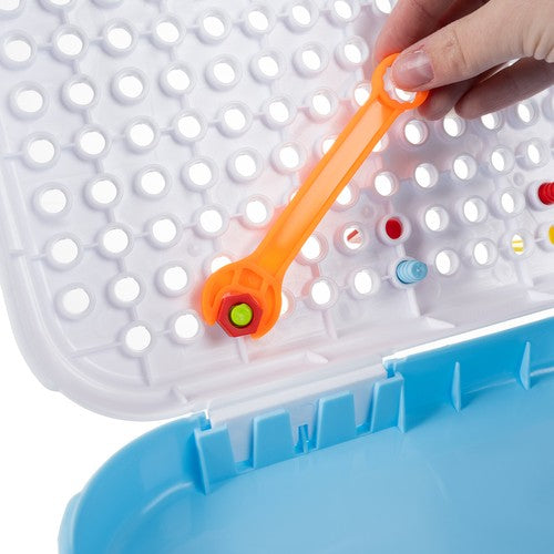 Radoša mozaīka ar skrūvgriezi