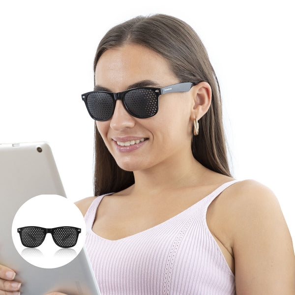 Brilles ar caurumiem