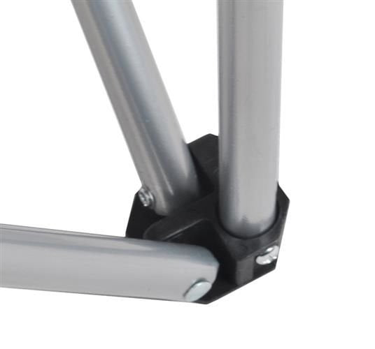 Melns un pelēks makšķerēšanas krēsls