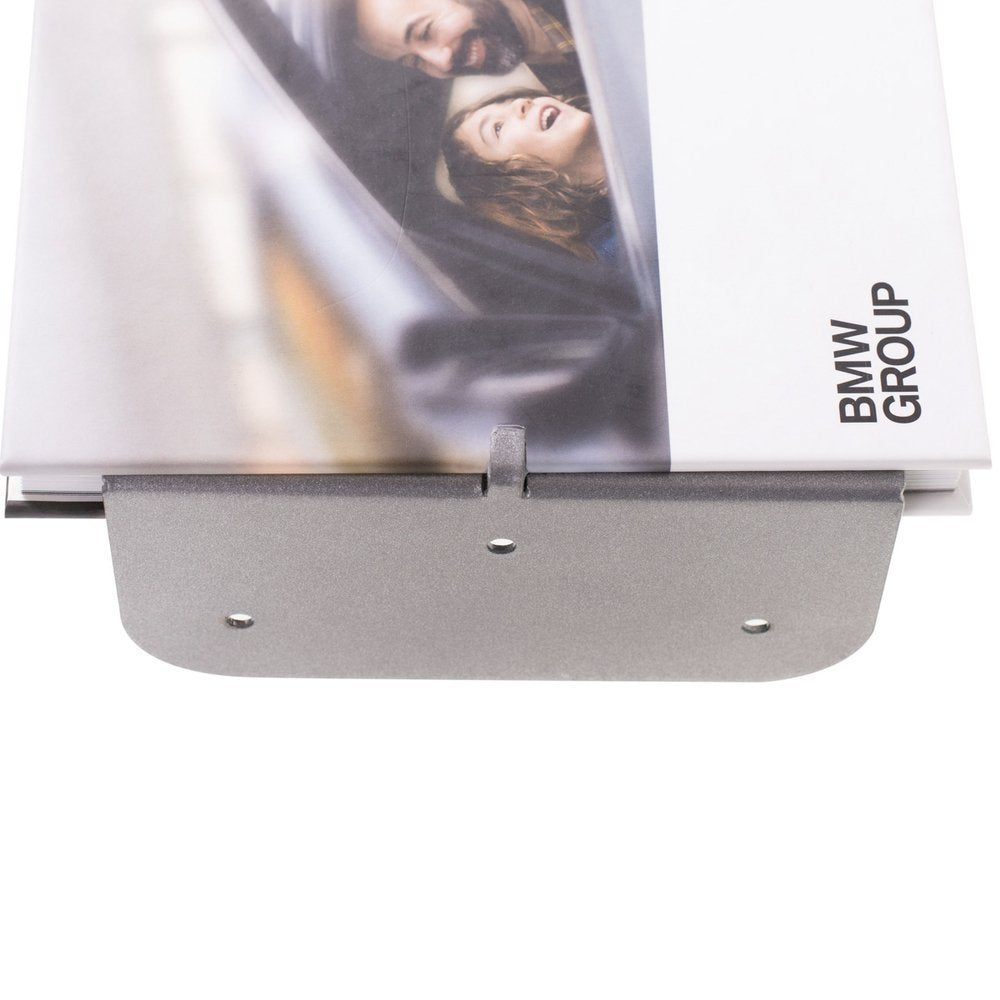 Neredzams grāmatu plaukts