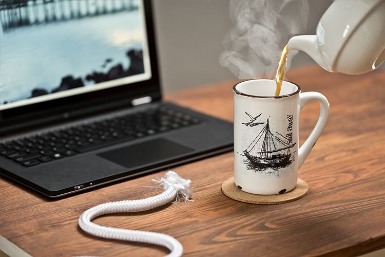 Retro porcelāna krūze - Burājiet prom