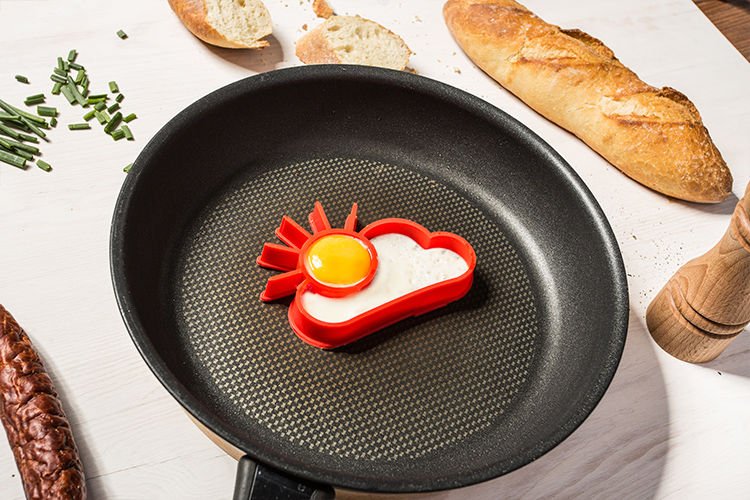 Olu forma - saule un mākonis