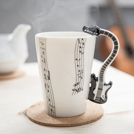 Mūzikas krūze - MELNĀ ĢITĀRA