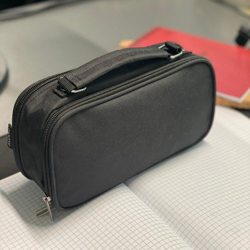 Dubultais izvelkamais zīmuļu maciņš - melns Maaleo