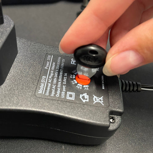 Izoxis 24262 universālais barošanas avots