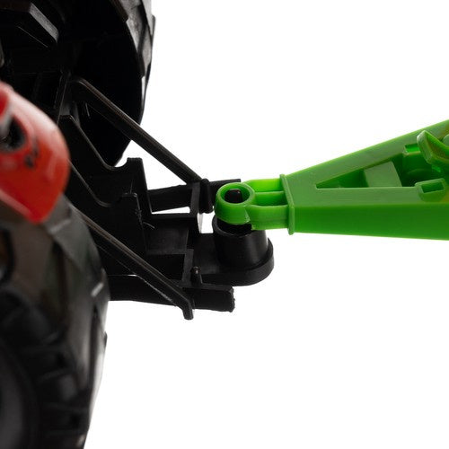 Ferma - traktors ar piekabi