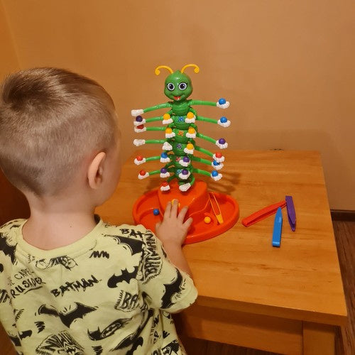 Dejojoša simtkāja arkādes spēle