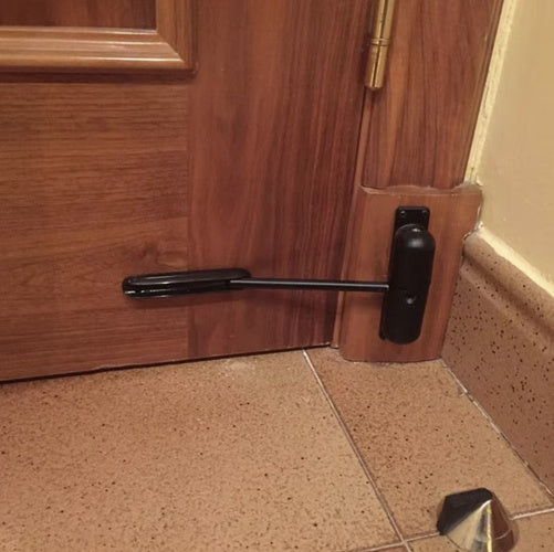 Durvju un vārtu aizvērējs