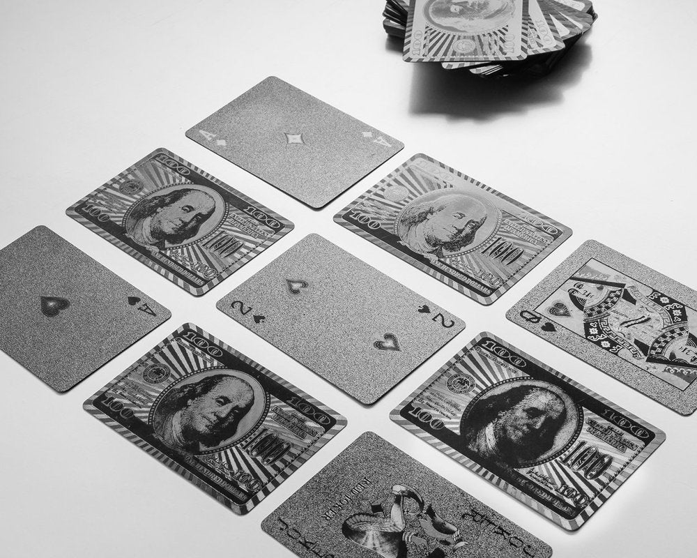 Melnas spēļu kārtis