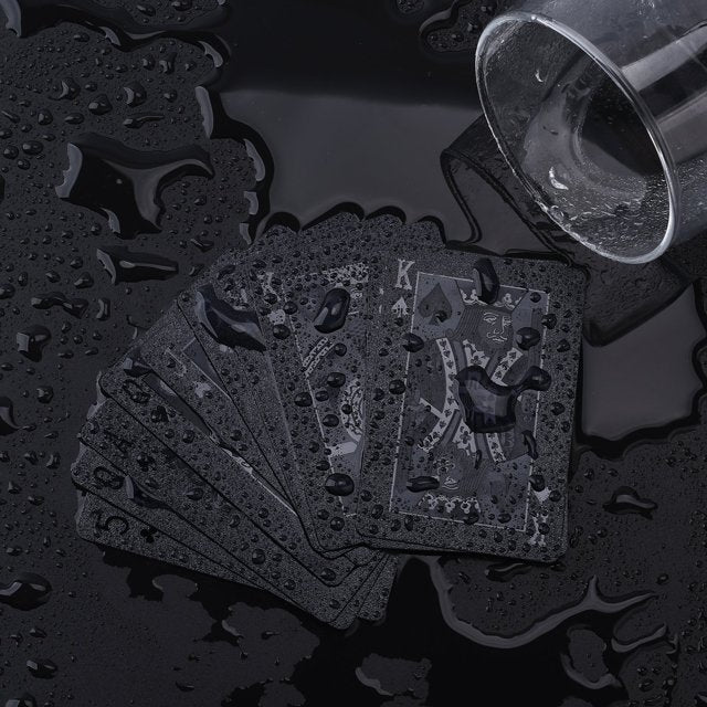 Melnas spēļu kārtis