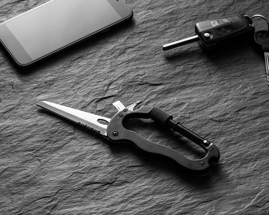 Daudzfunkcionāla karabīne 6in1