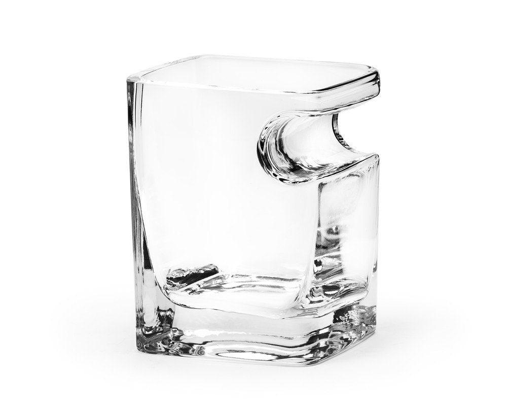 Viskija cigārs ar glāzi