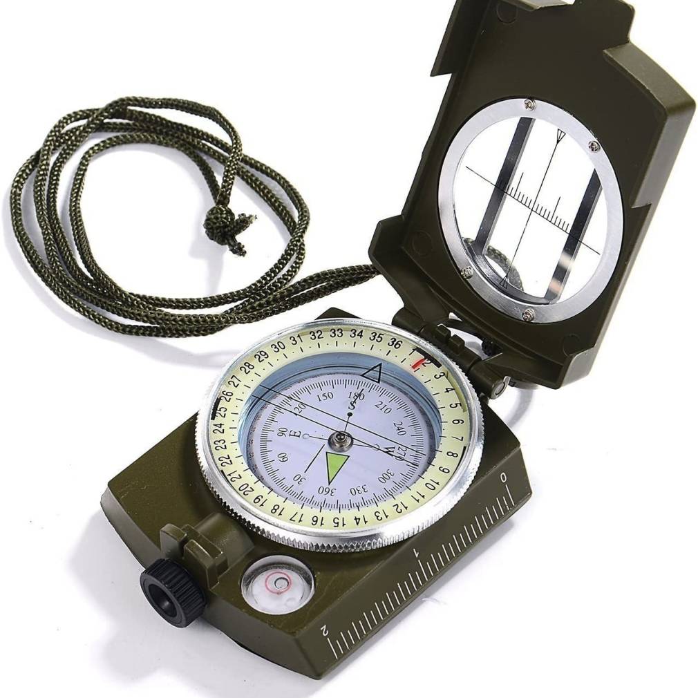 Metālisks kompass ar vāku un maciņu