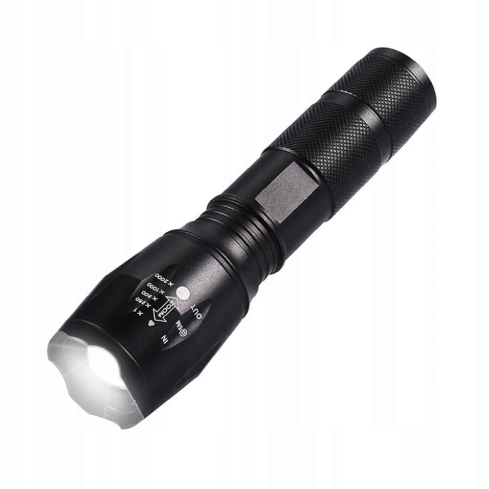 2 taktisko lukturu komplekts ar W051 lādētāju