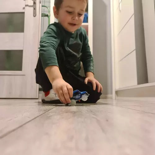 Trases auto - kvēlojošs