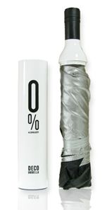 Lietussargs vīna pudeles turētājā, melnā, pelēkā krāsā.