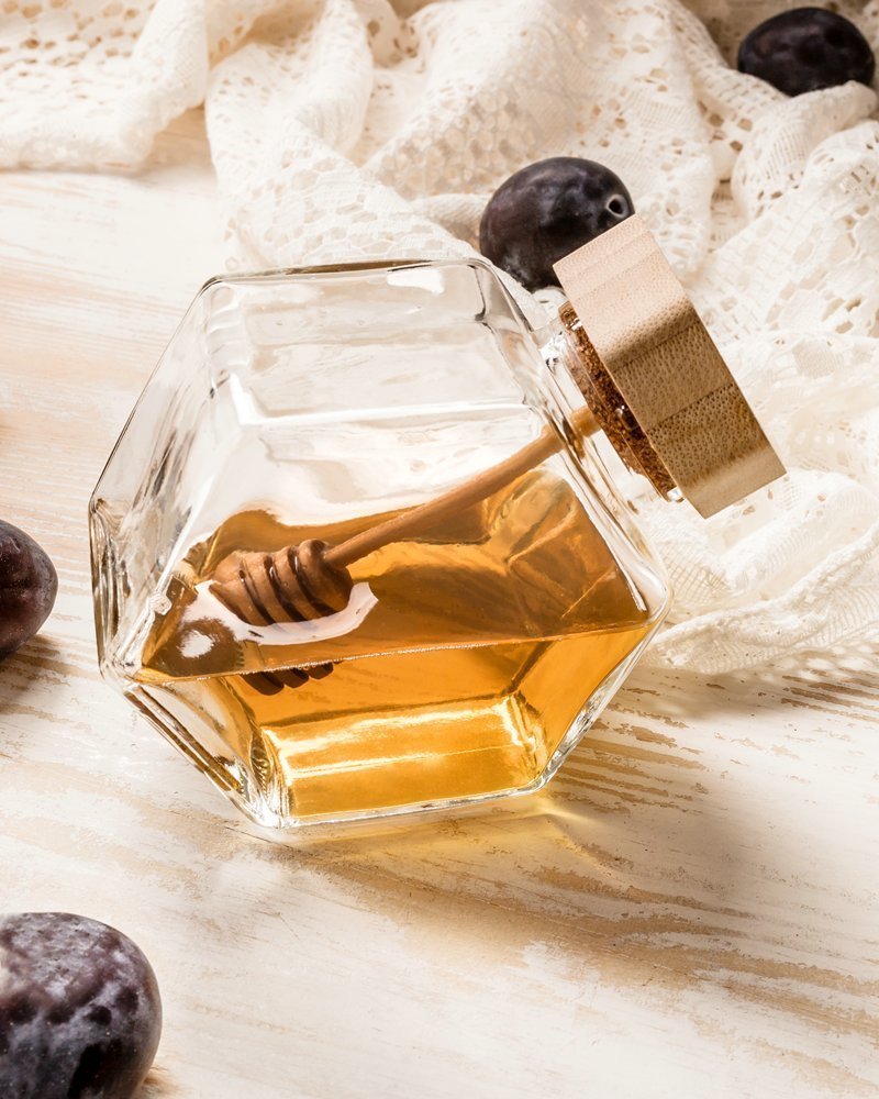 Sešstūra medus burka ar koka kausu