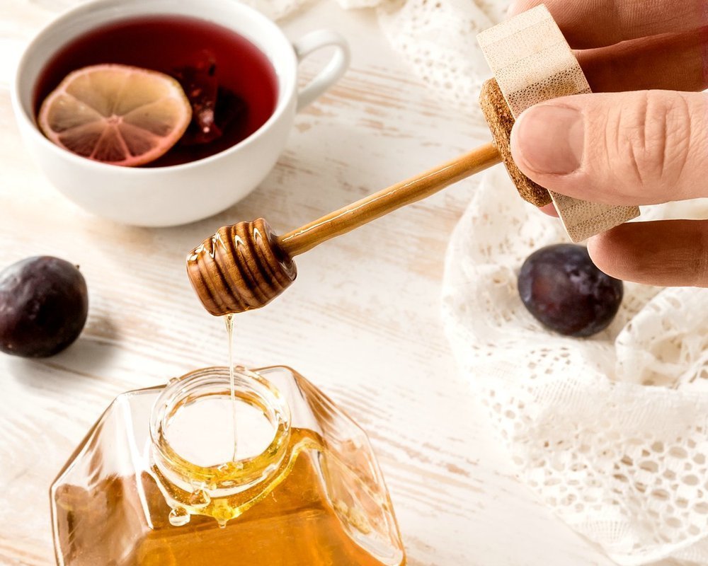 Sešstūra medus burka ar koka kausu