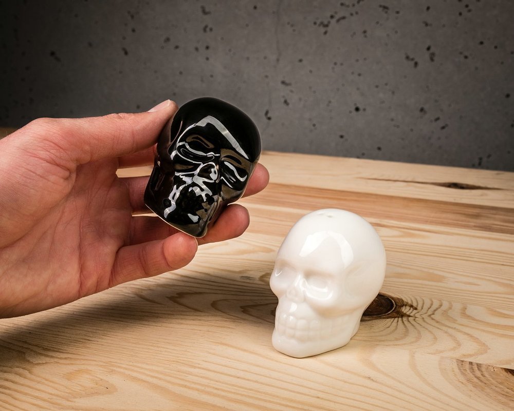 Sāls un piparu kratītāji SKULLS