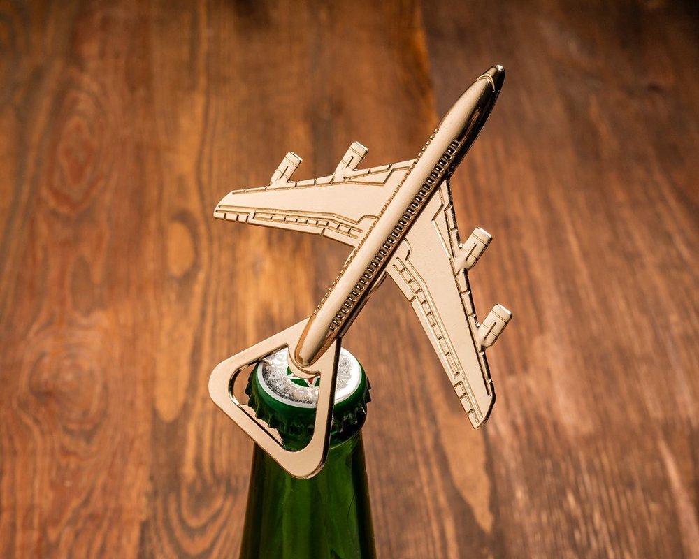 Pudeļu attaisāmais - reaktīvā lidmašīna