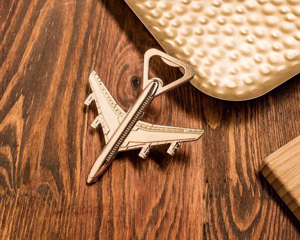 Pudeļu attaisāmais - reaktīvā lidmašīna