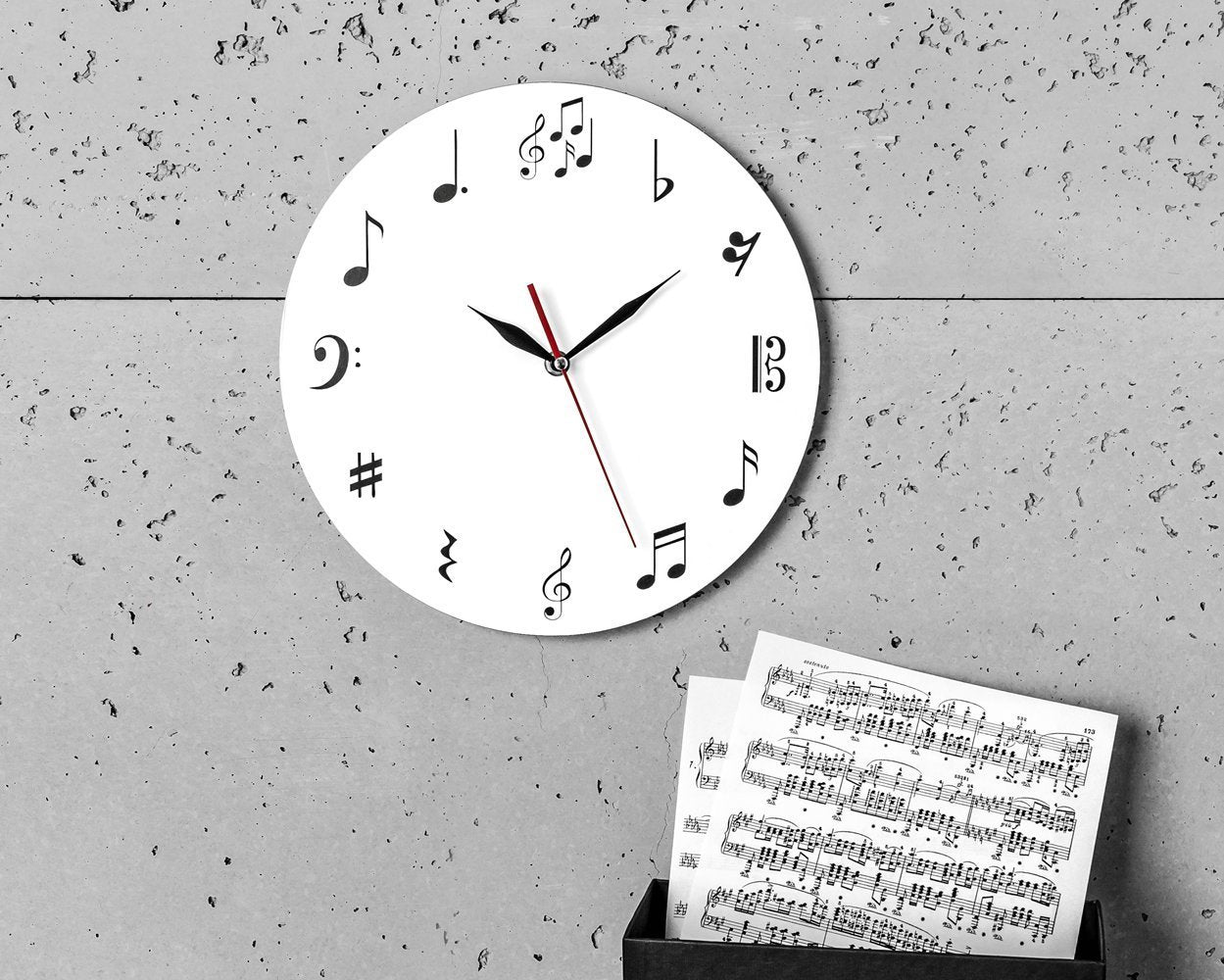 Sienas pulkstenis MŪZIKA