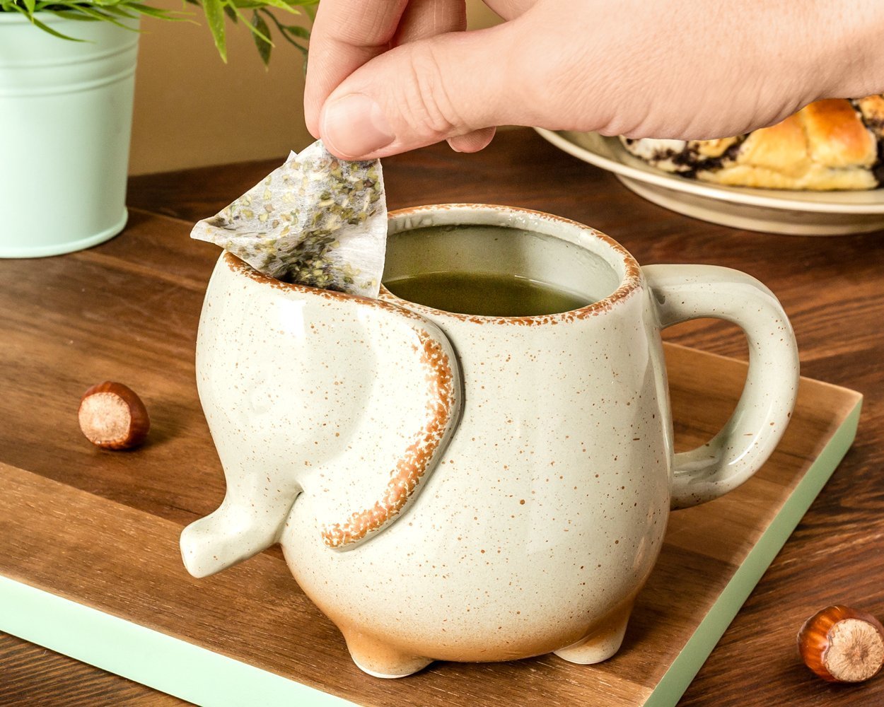 ELEPHANT krūze - PELĒKA - ar tējas maisiņu