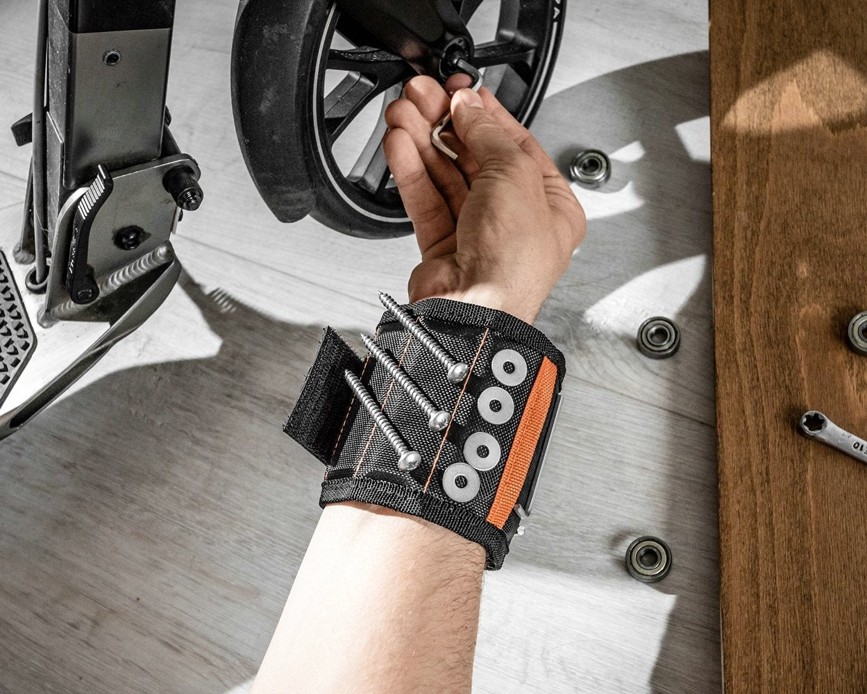 Magnētiska rokas lente ar kabatām