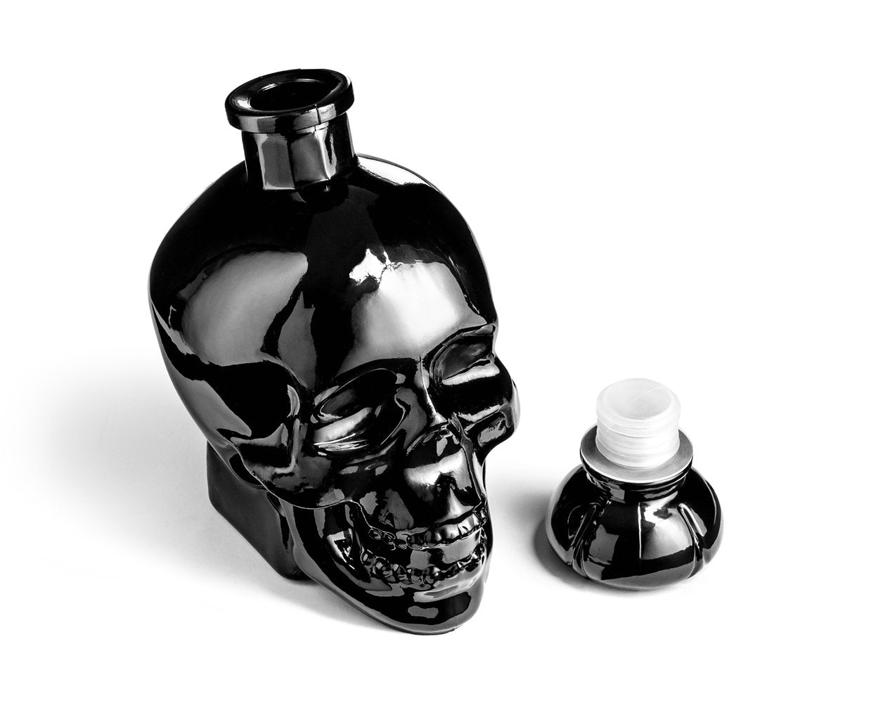 Melna SKULL pudele 750 ml