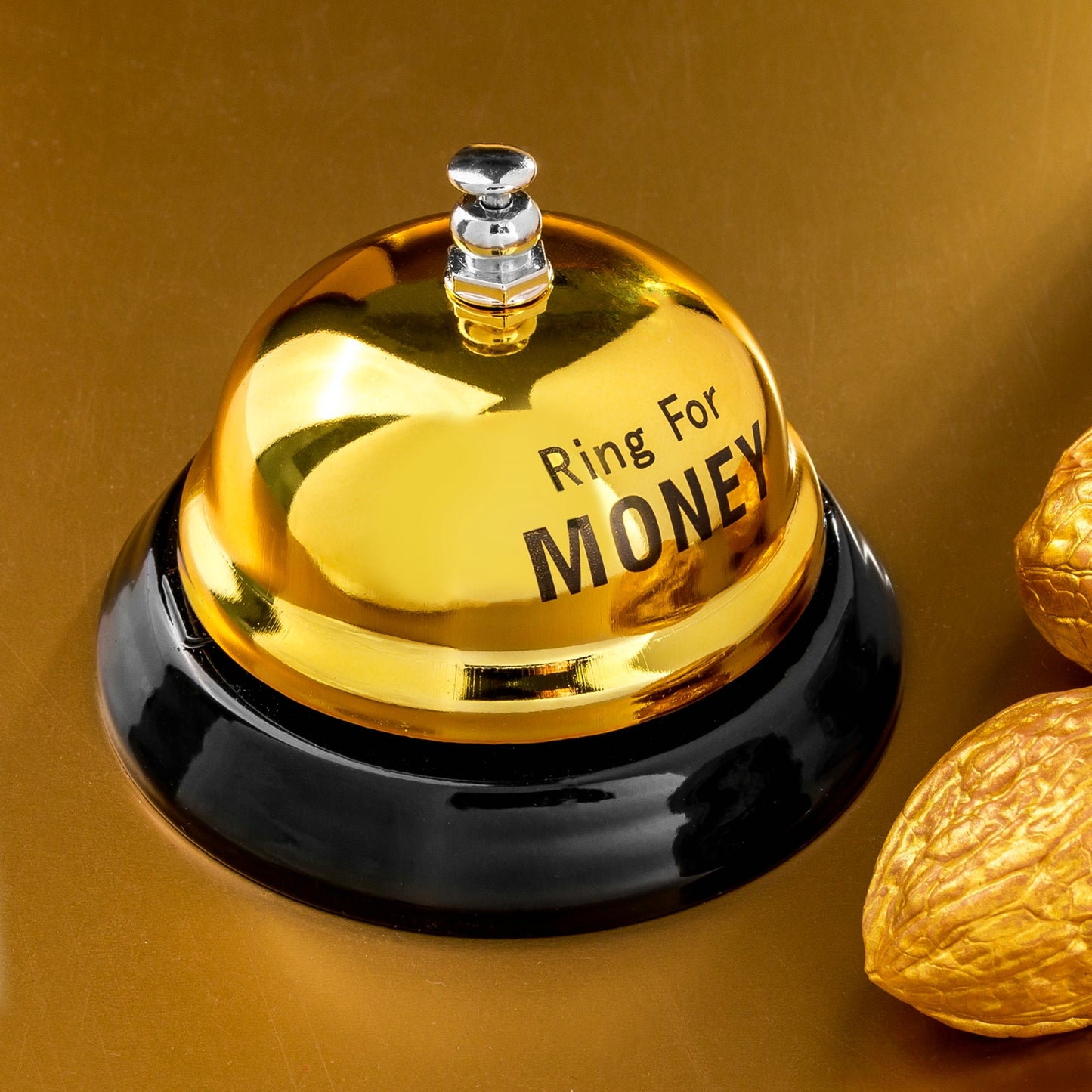 Galda zvans par NAUDU