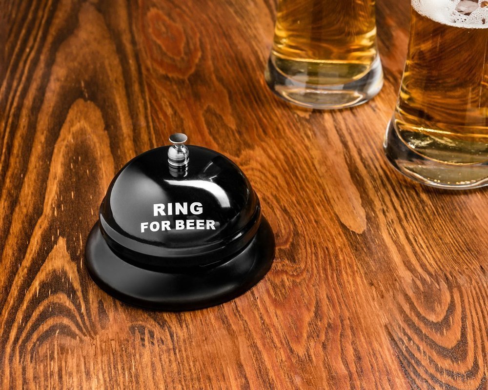 Melns zvans "Ring for beer"