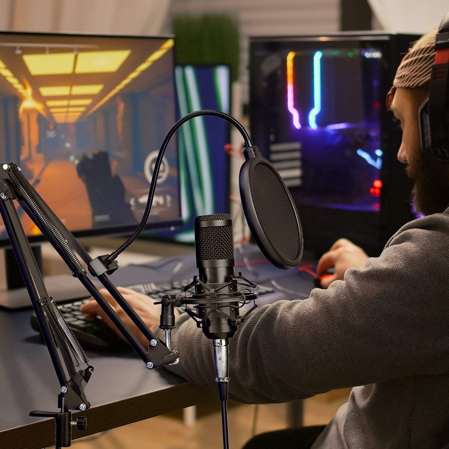 Mikrofons ar pop filtru un USB kabeli