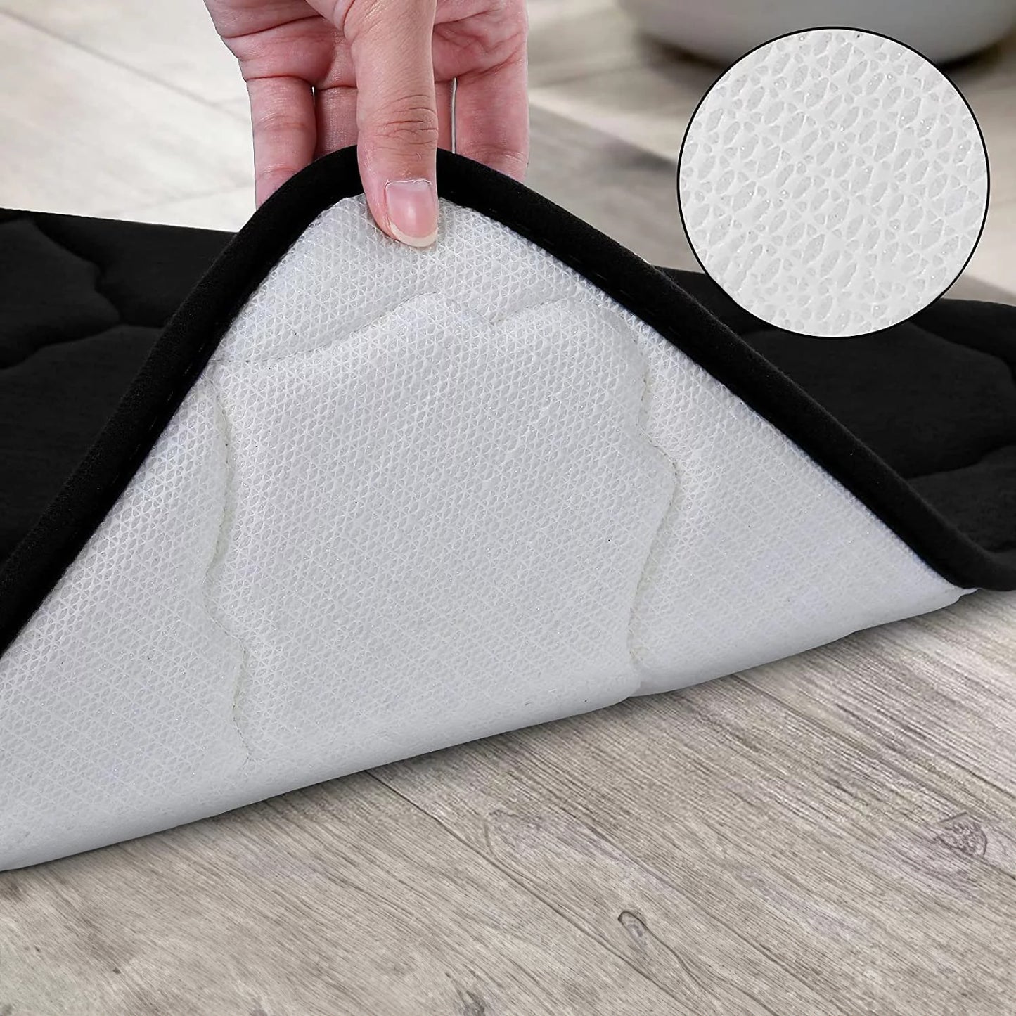 Vannas istabas paklājs melns