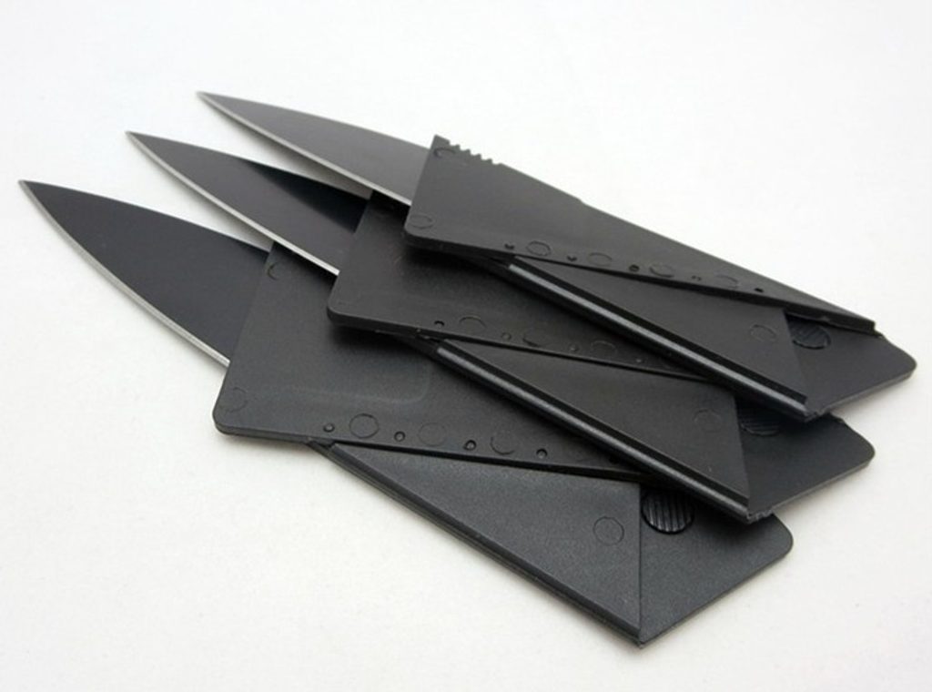 Izdzīvošanas vizītkarte - salokams nazis