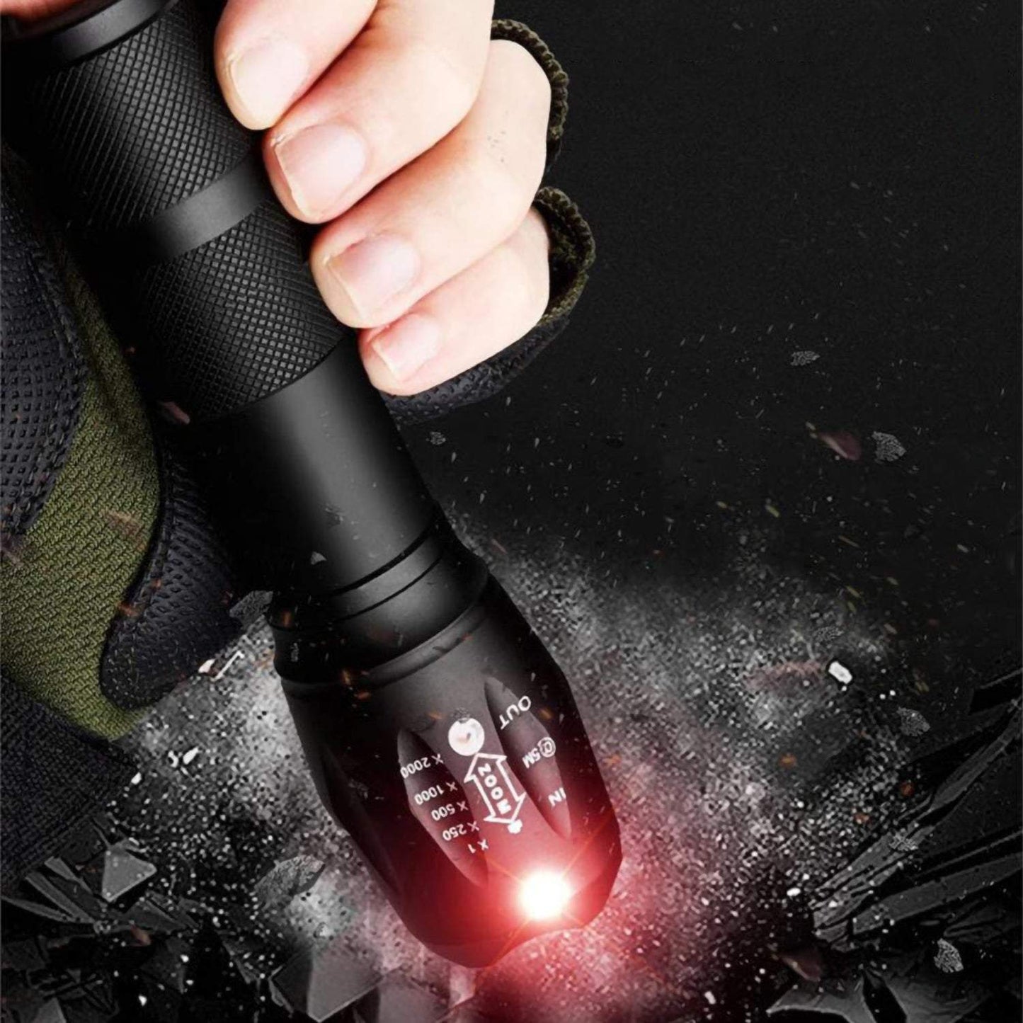 TAKTISKO LUKTURU KOMPLEKTS AR LĀDĒTĀJU, 3 LUKTURI KOMPLEKTĀ