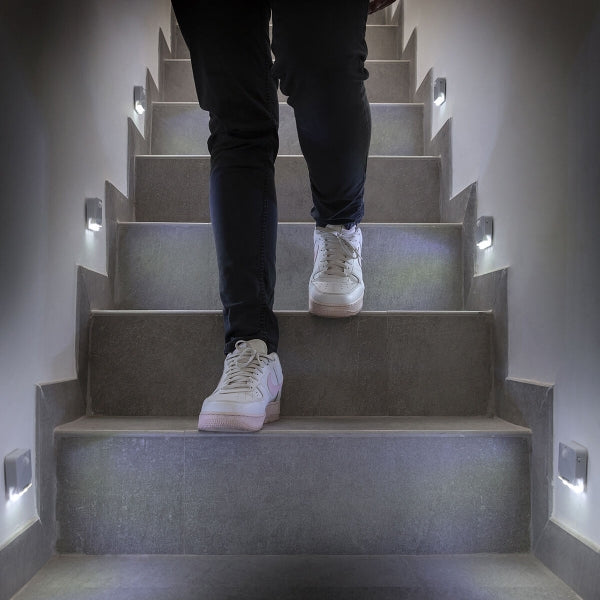 Led lampa ar kustību sensoru