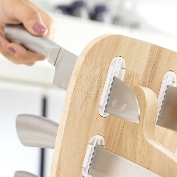 Nažu komplekts ar koka statīvu