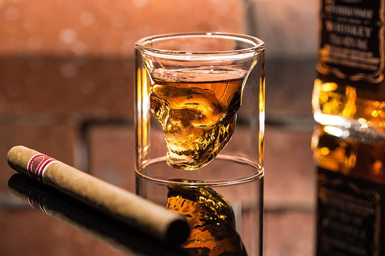 Glāze - galvaskaus, šotu glāzīte.