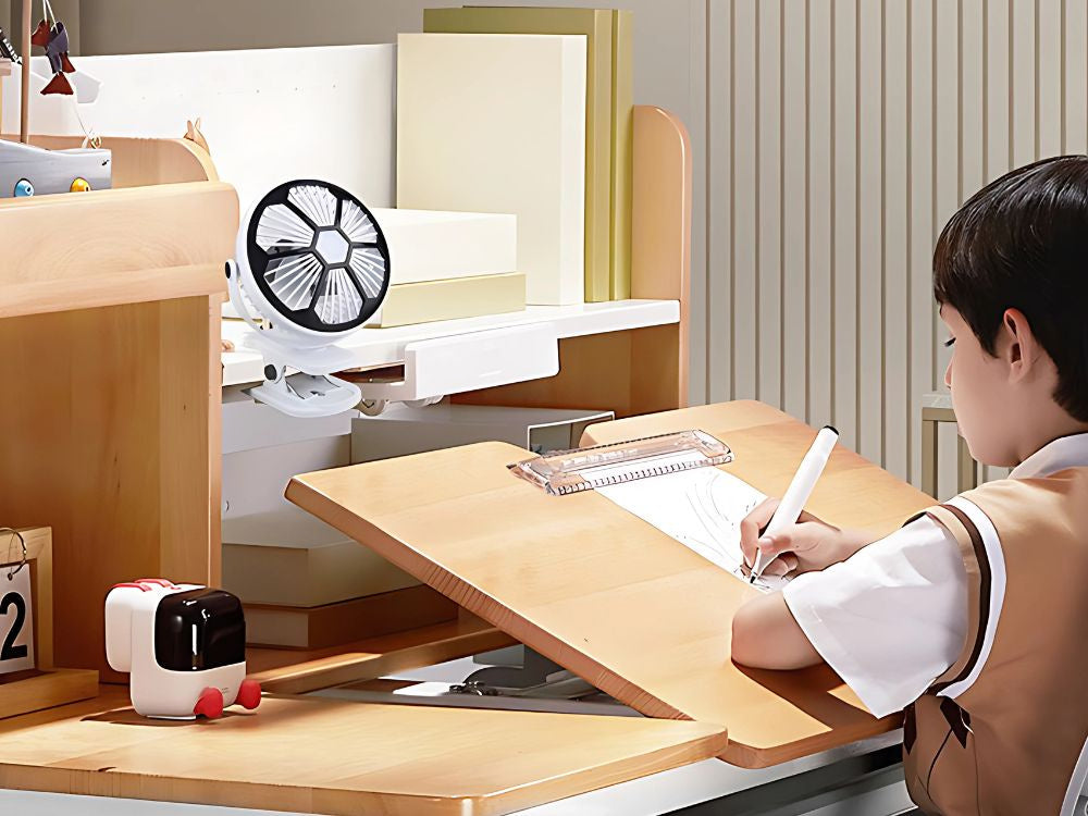 Galda ventilators ar stāvošu klipša ventilatoru un apgaismojumu, 3 uzlādējami režīmi