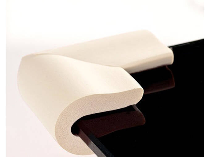 Putuplasta stūru aizsargi mēbeļu stūriem, baltas uzlīmes x4