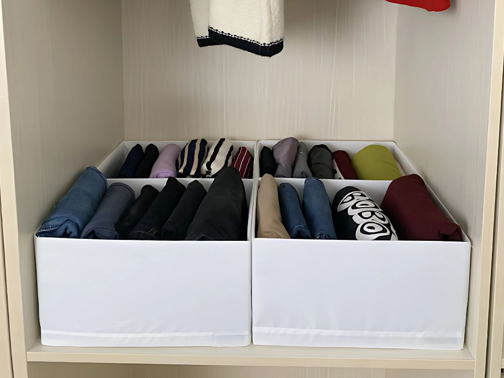 Apakšveļas zeķu atvilktne ar nodalījumu, baltā krāsā