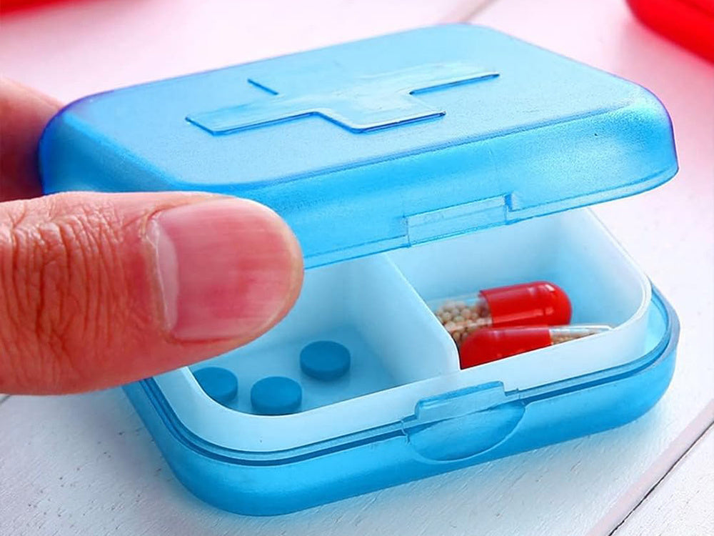 Zāļu kastītes iepakojums, uztura bagātinātāji, tabletes, ceļojumi, 4 nodalījumi