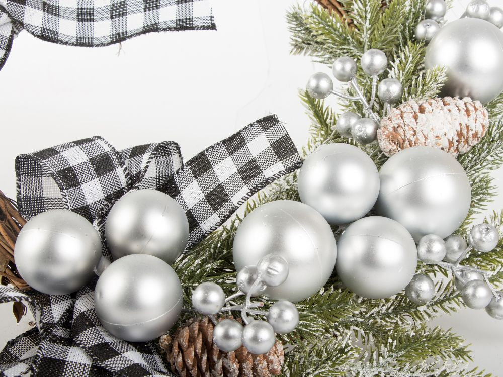 Ziemassvētku rotājumi, vītnes, durvju dekors, sienu dekors, Ziemassvētku rotājumi