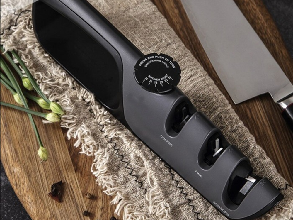 Nažu asināmais virtuves šķērēm ar neslīdošu regulēšanu