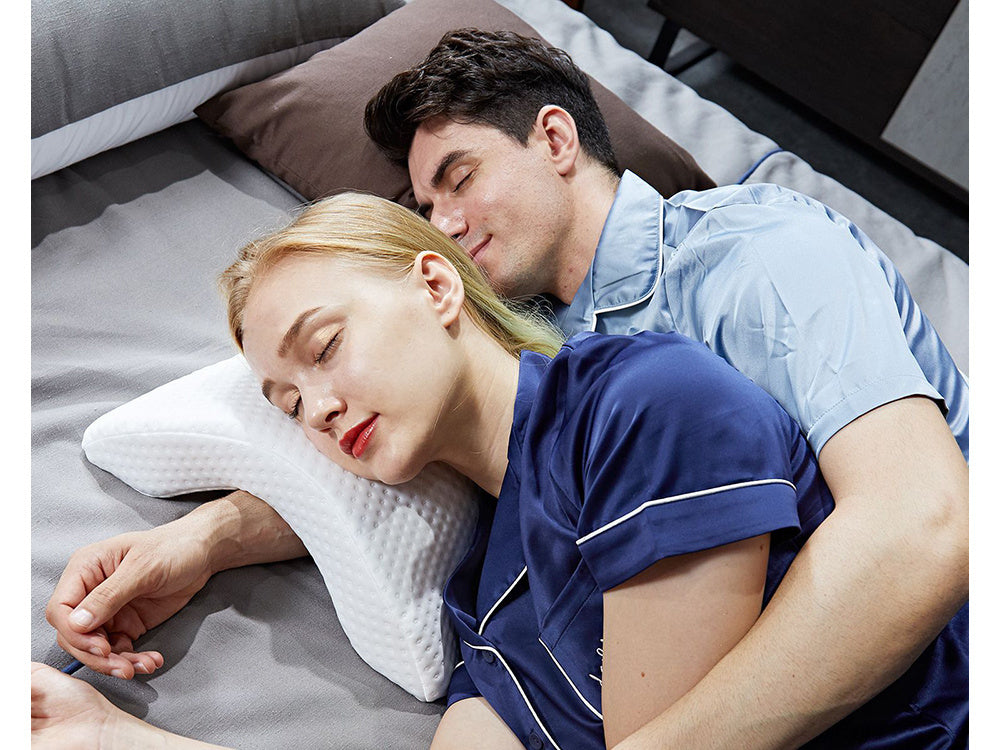 Ortopēdiskais spilvens ar roku izgriezumu miega atmiņas uzlabošanai, balts arkas formas spilvens