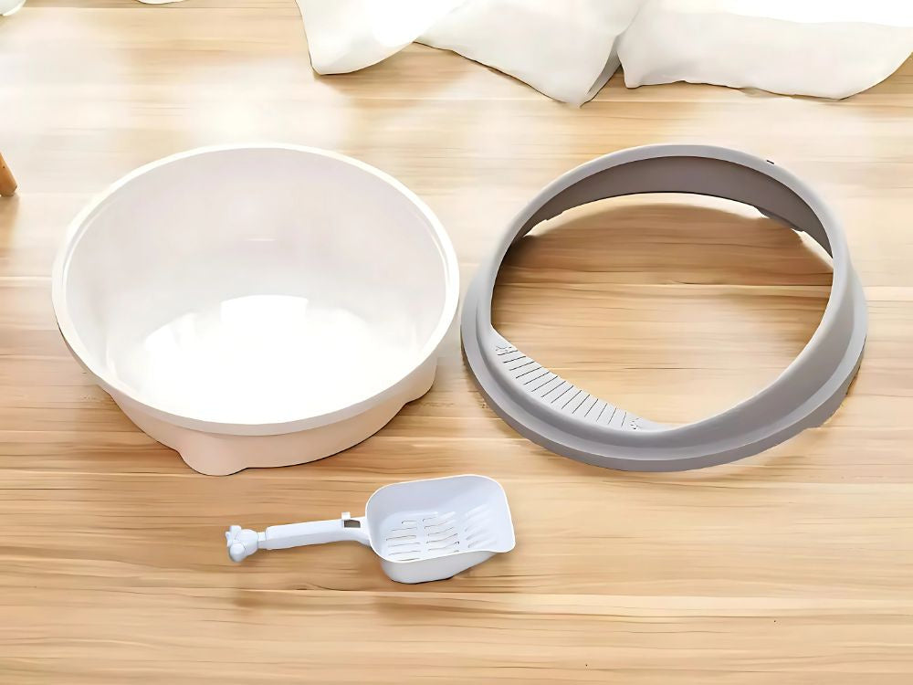 Atvērta tualetes kaste, liela, cieta, ar lāpstiņu un augstu malu