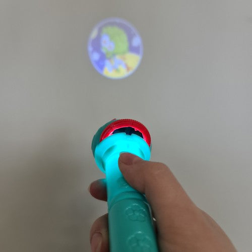 Lukturis ar slaidu projektoru