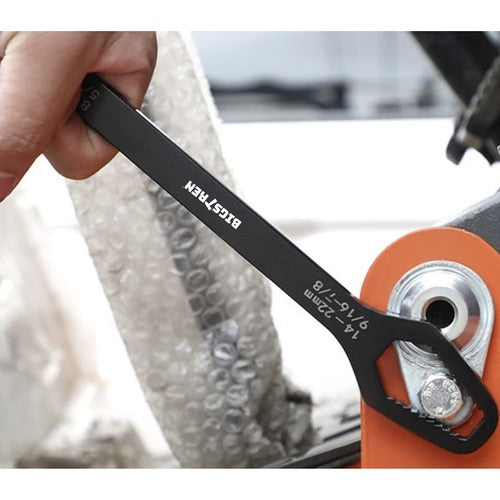 Universālā uzgriežņu atslēga 8-22mm