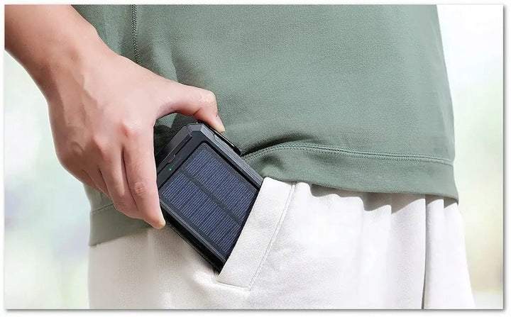 Powerbank ar saules paneli uzlādei un lukturīti