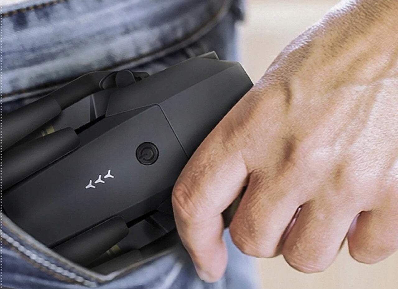 Drons saliekams ar kameru